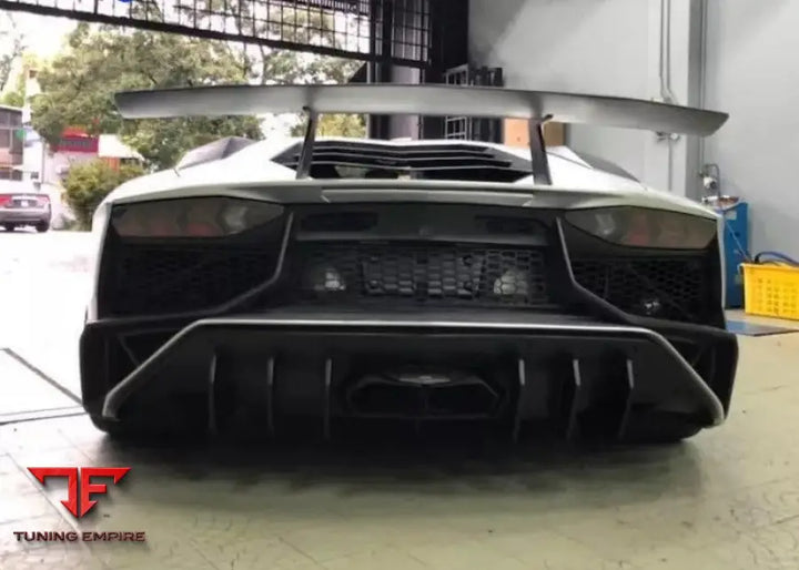 LAMBORGHINI AVENTADOR SV BODY KIT