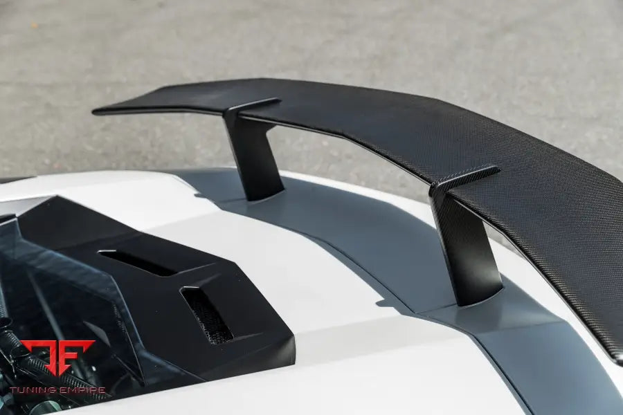LAMBORGHINI AVENTADOR SV FORGED WHEELS AND EXHAUST SYSTEM