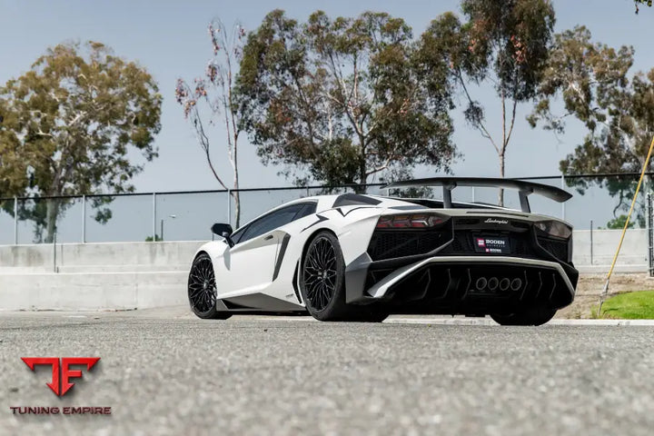 LAMBORGHINI AVENTADOR SV FORGED WHEELS AND EXHAUST SYSTEM