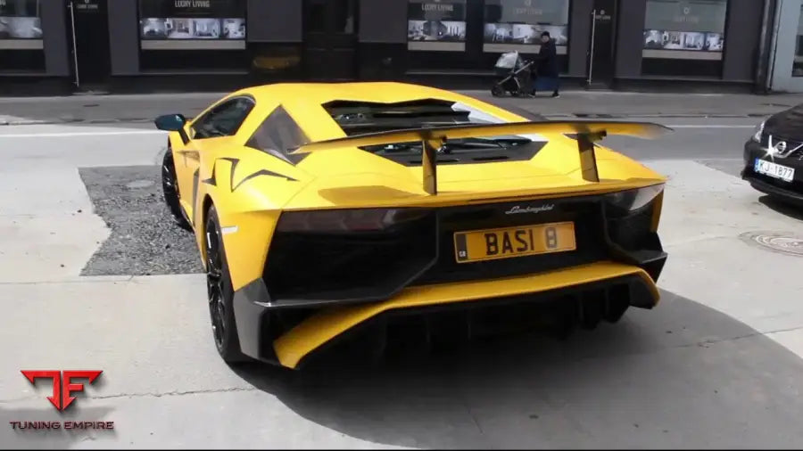 LAMBORGHINI AVENTADOR SV SPOILER