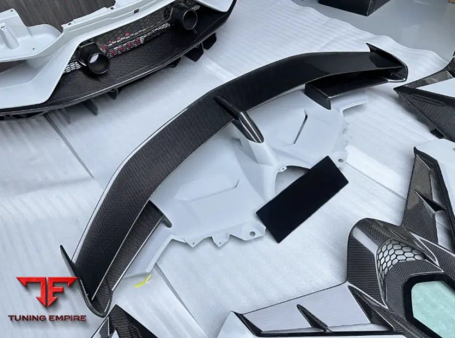 LAMBORGHINI AVENTADOR SVJ CARBON BODY KITS