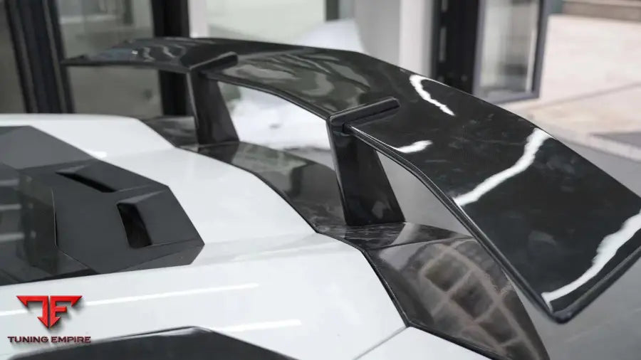 LAMBORGHINI AVENTADOR SVJ CARBON FIBER PARTS
