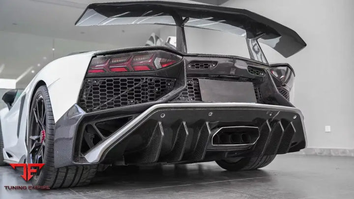 LAMBORGHINI AVENTADOR SVJ CARBON FIBER PARTS