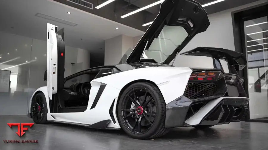 LAMBORGHINI AVENTADOR SVJ CARBON FIBER PARTS