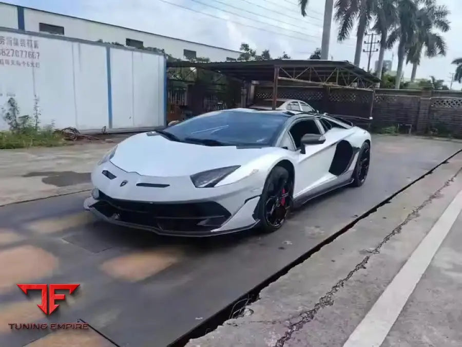 LAMBORGHINI AVENTADOR CARBON FIBER BODY KIT