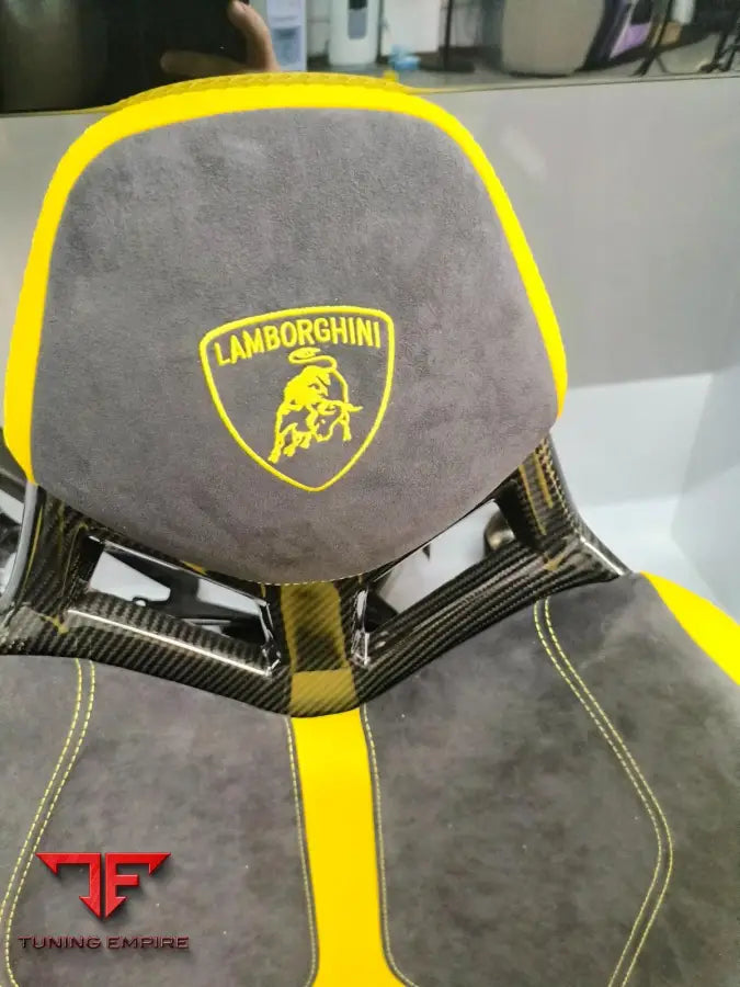 LAMBORGHINI AVENTADOR SVJ STYLE CUSTOM SEATS & FLOOR MATS