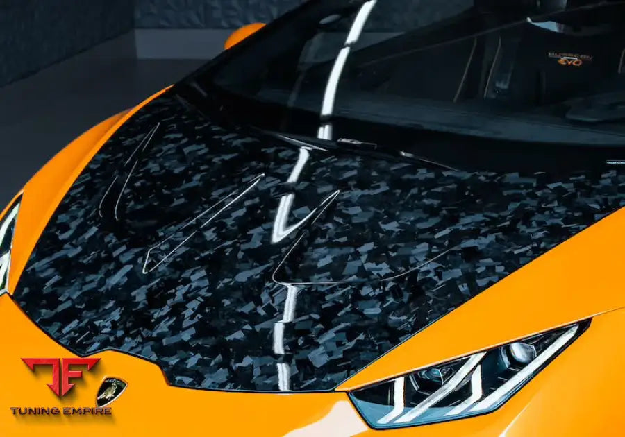 Lamborghini Huracan forged carbon bonnet detail