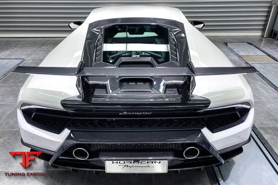 LAMBORGHINI HURACAN LP610 & LP580 PERFORMANTE STYLE PARTIAL CARBON REAR BUMPER BSD
