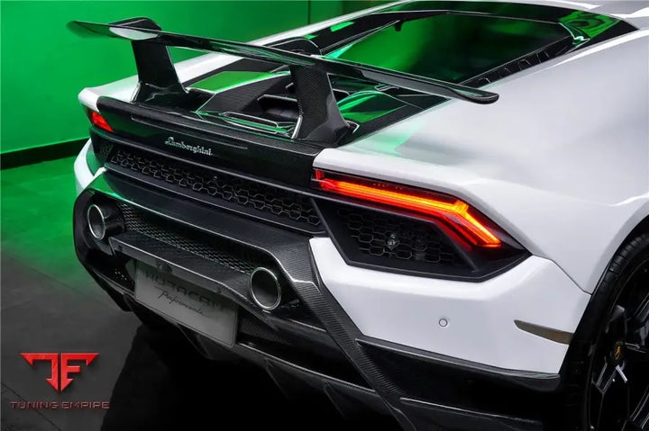 LAMBORGHINI HURACAN LP610 & LP580 PERFORMANTE STYLE PARTIAL CARBON REAR BUMPER BSD