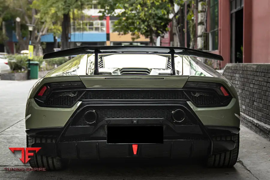 LAMBORGHINI HURACAN LP610 & LP580 PERFORMANTE STYLE PARTIAL CARBON REAR BUMPER BSD