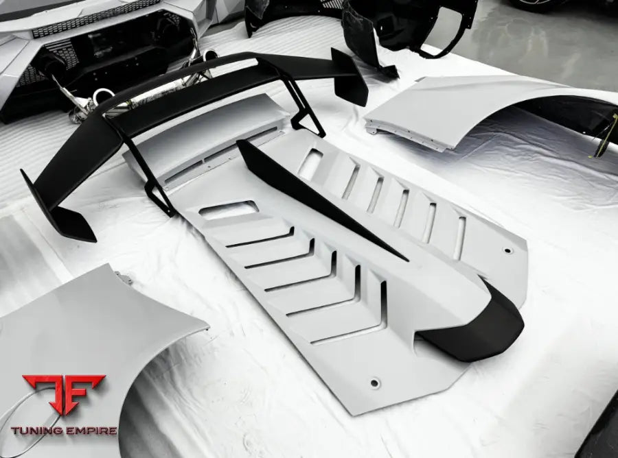 LAMBORGHINI HURACAN 1016 CARBON BODY KITS PARTS