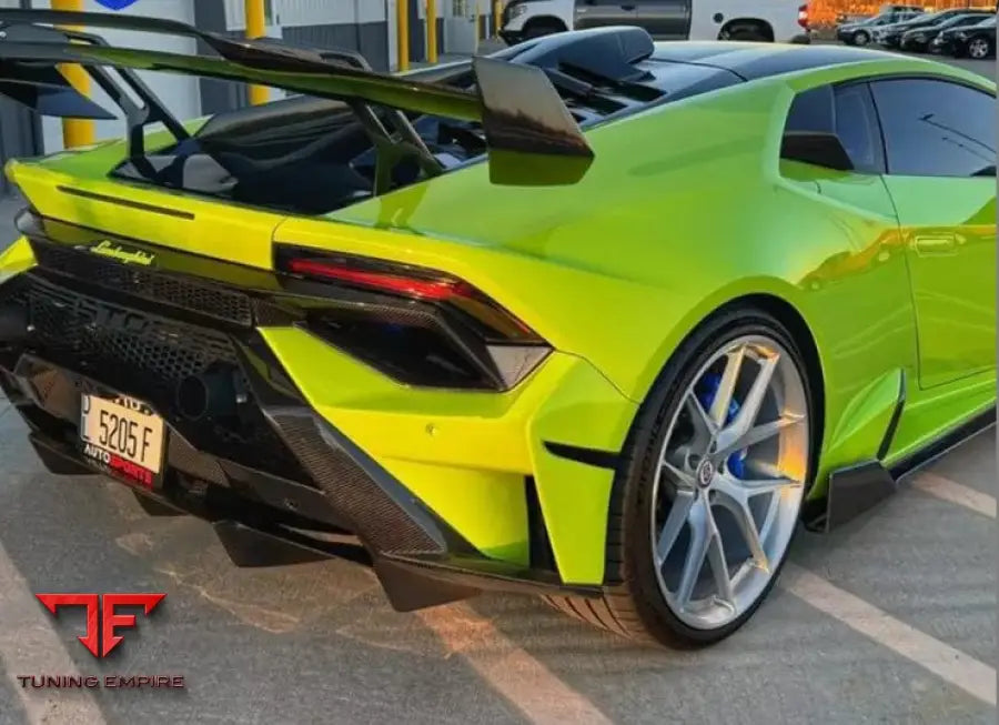 LAMBORGHINI HURACAN STO DRY CARBON FIBER PARTS