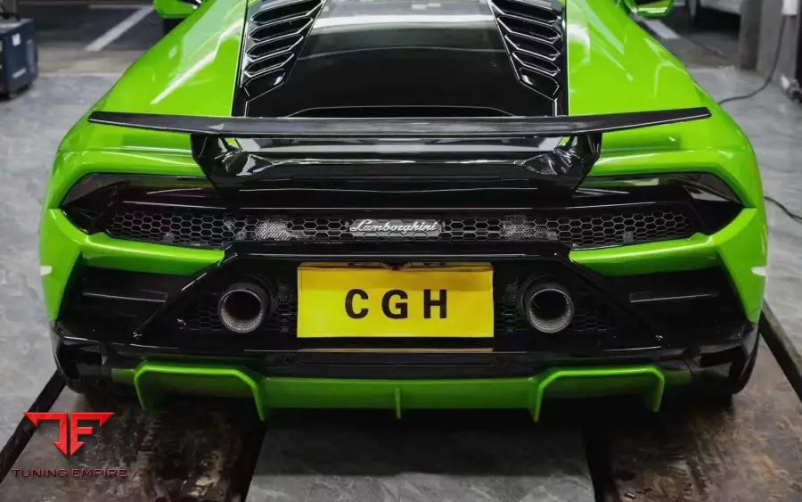 LAMBORGHINI HURACAN TECNICA CARBON FIBER PARTS