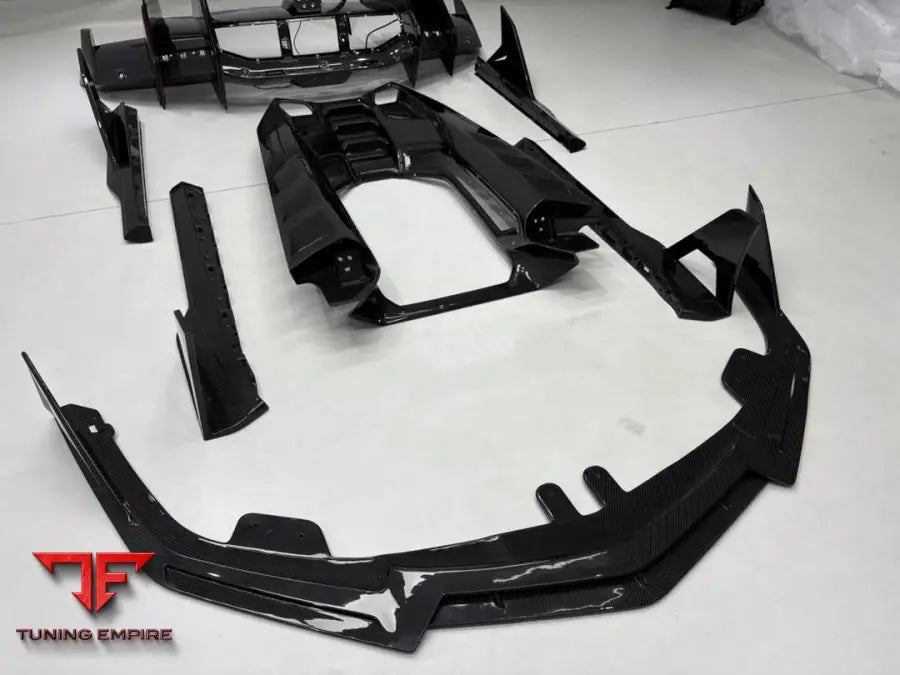 LAMBORGHINI REVUELTO CARBON BODY KIT