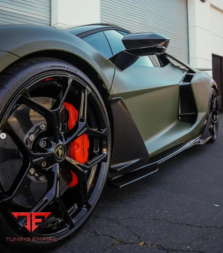 LAMBORGHINI REVUELTO CARBON BODY KIT