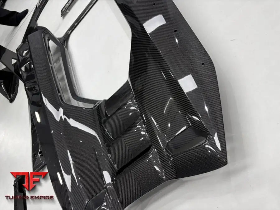 LAMBORGHINI REVUELTO CARBON BODY KIT