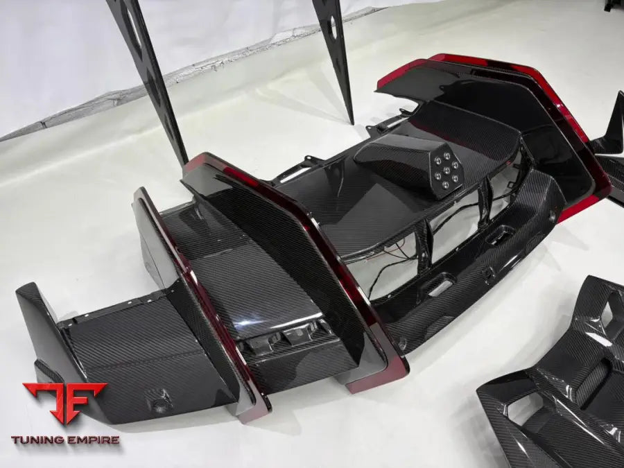 LAMBORGHINI REVUELTO CARBON BODY KIT