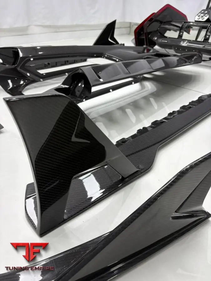 LAMBORGHINI REVUELTO CARBON BODY KIT