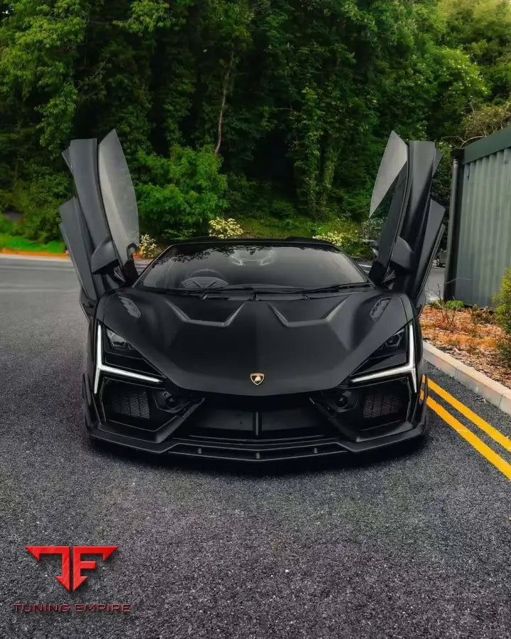 LAMBORGHINI REVUELTO CARBON FIBER BODY KIT