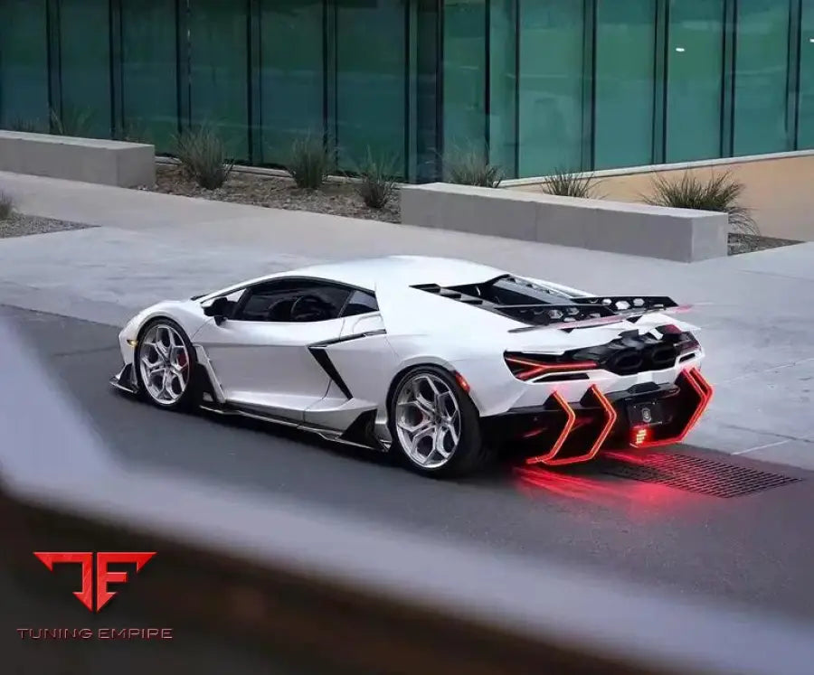 LAMBORGHINI REVUELTO CARBON FIBER BODY KIT