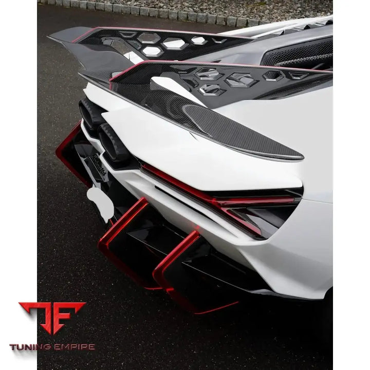 LAMBORGHINI REVUELTO CARBON FIBER BODY KIT