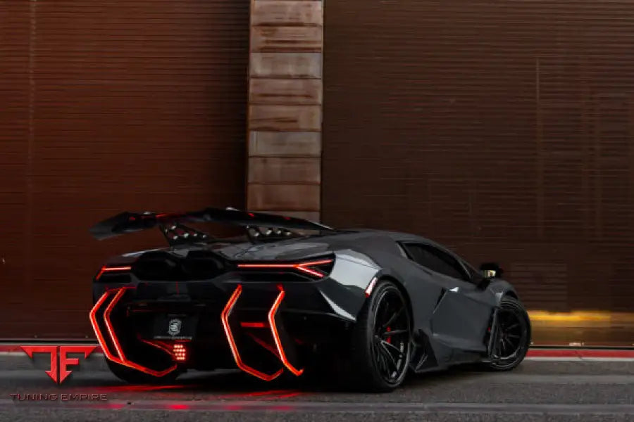 LAMBORGHINI REVUELTO CARBON FIBER BODY KIT