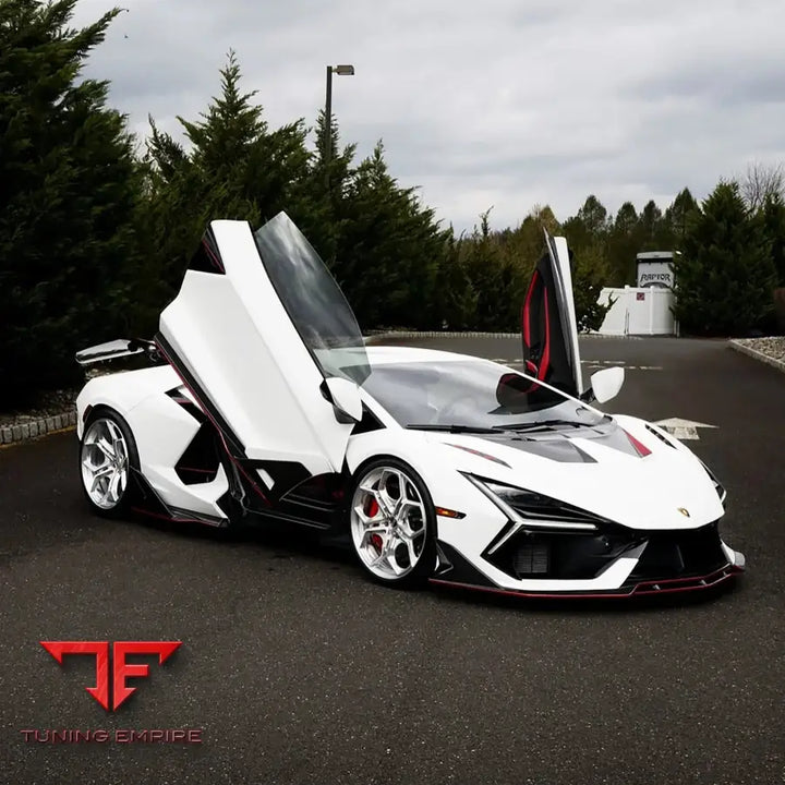 LAMBORGHINI REVUELTO CARBON FIBER BODY KIT
