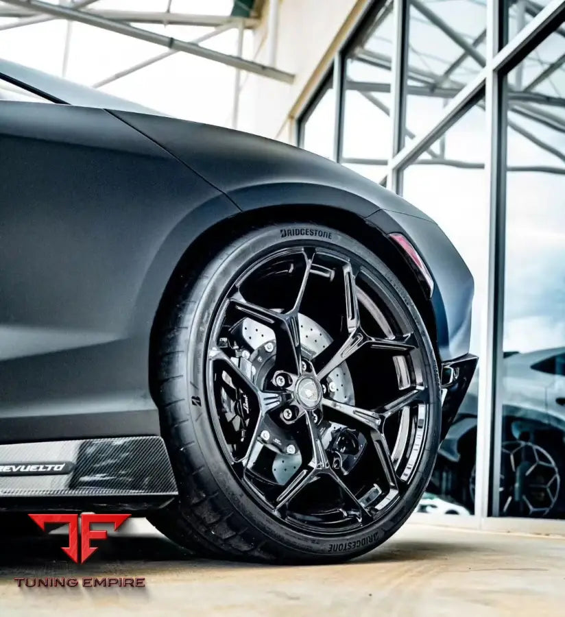 LAMBORGHINI REVUELTO OEM STYLE CARBON PARTS