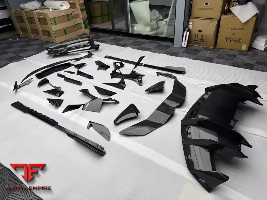 LAMBORGHINI REVUELTO CARBON PARTS
