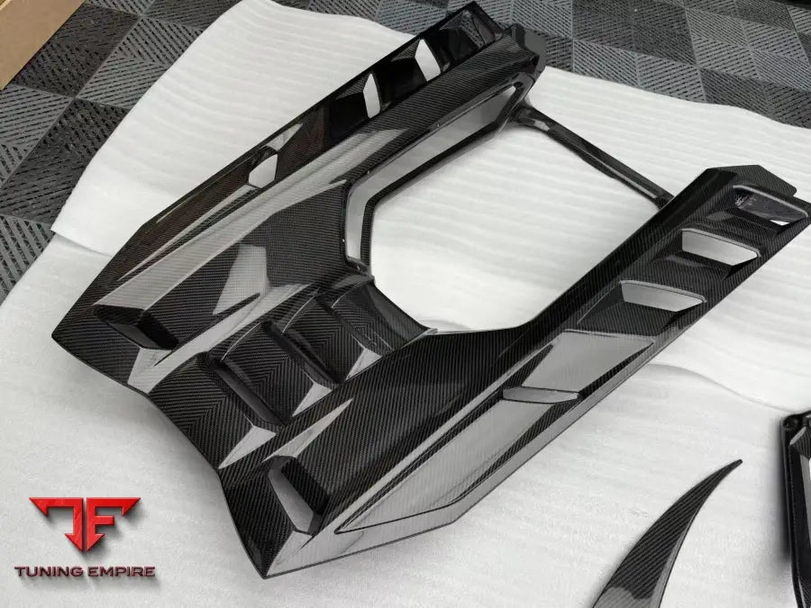 LAMBORGHINI REVUELTO CARBON PARTS