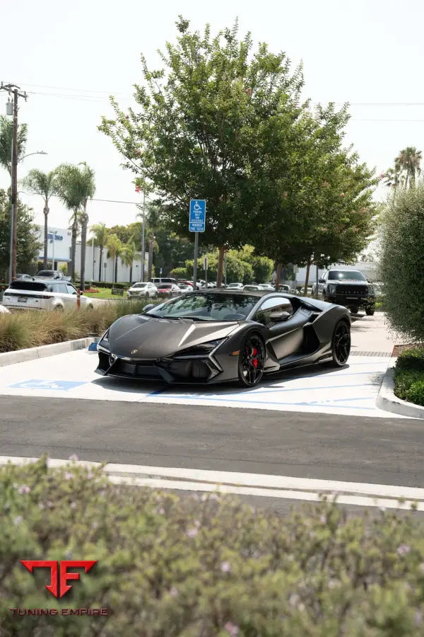 LAMBORGHINI REVUELTO FORGED WHEELS AND EXHAUST SYSTEM