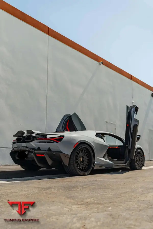 LAMBORGHINI REVUELTO FORGED WHEELS AND EXHAUST SYSTEM