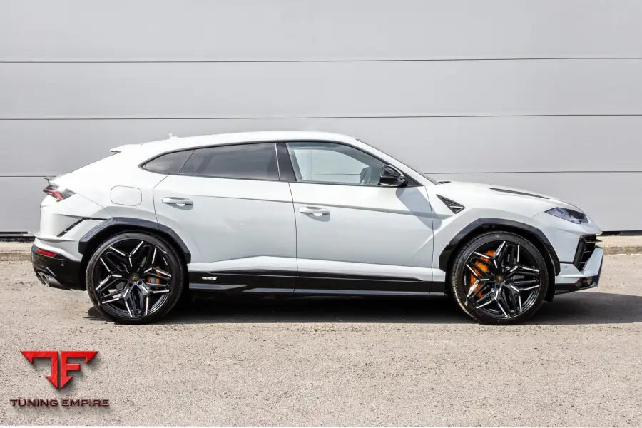 LAMBORGHINI URUS BODY KIT 2017Y+