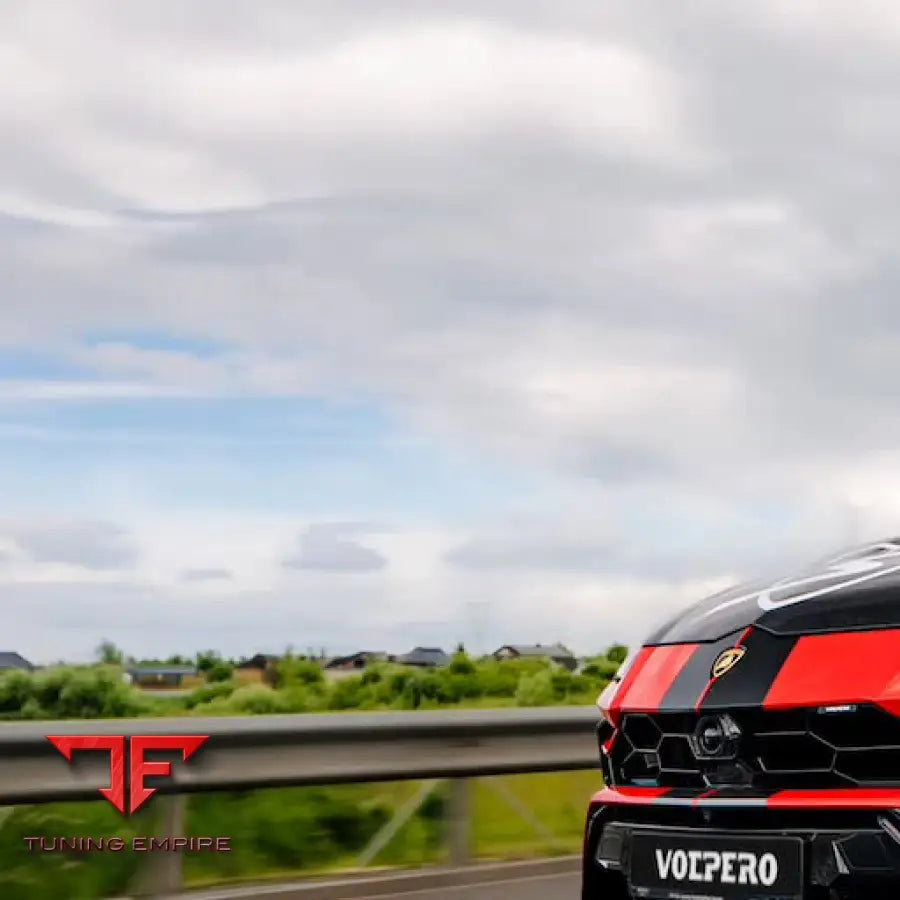 Lamborghini Urus carbon body kit, front detail