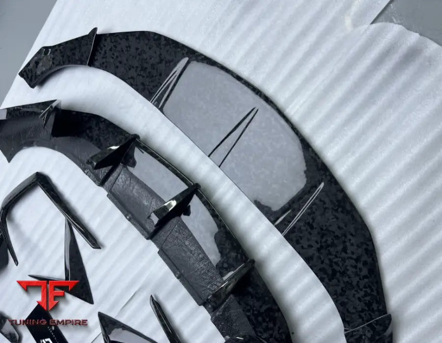 LAMBORGHINI URUS CARBON BODY KITS PARTS