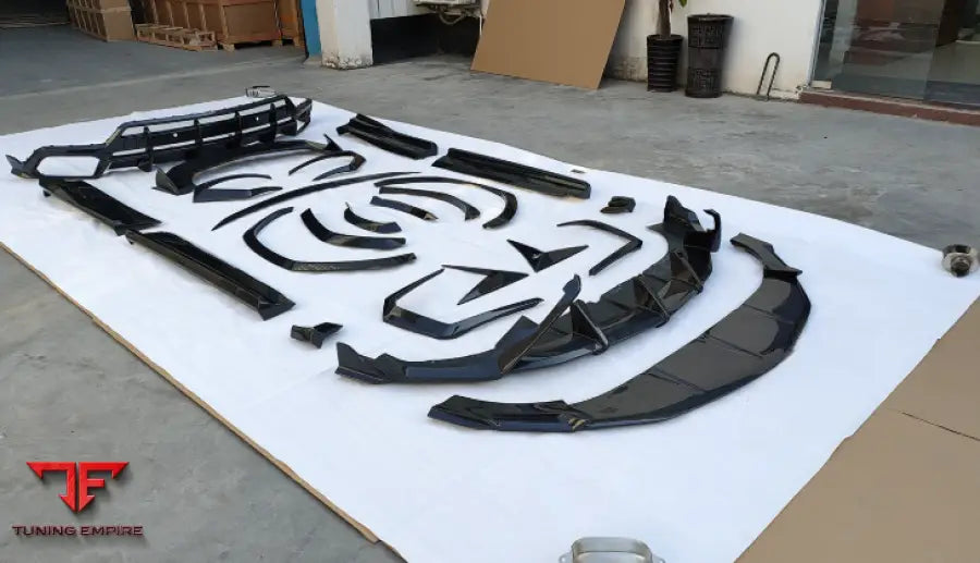 LAMBORGHINI URUS CARBON BODY KITS PARTS