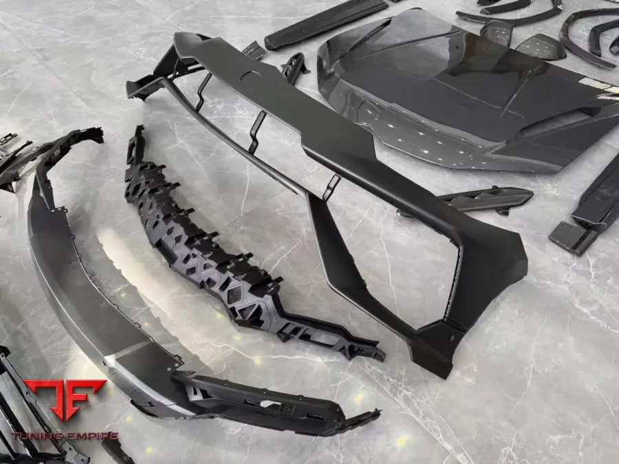 LAMBORGHINI URUS CONVERT TO 2023+ URUS PERFORMANTE BODY KIT