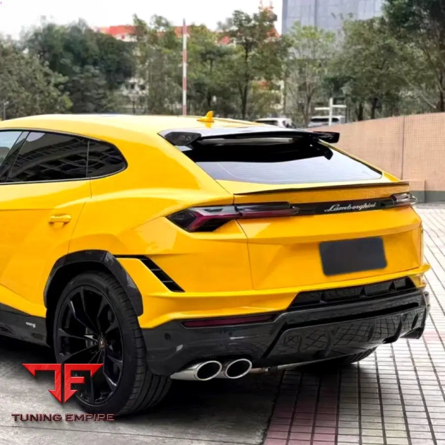 LAMBORGHINI URUS DRY CARBON FIBER BODY KIT PARTS