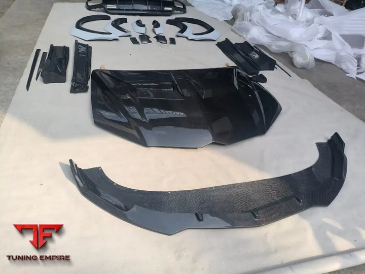 LAMBORGHINI URUS EVO R DRY CARBON BODY KIT