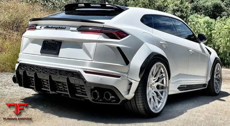 LAMBORGHINI URUS EVO R DRY CARBON BODY KIT