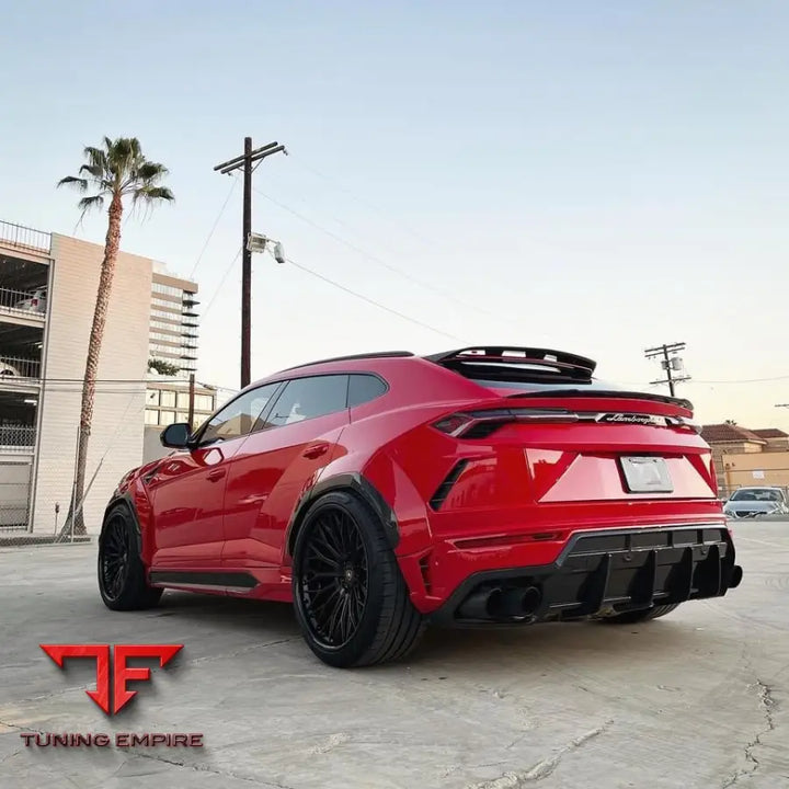LAMBORGHINI URUS EVO R DRY CARBON BODY KIT