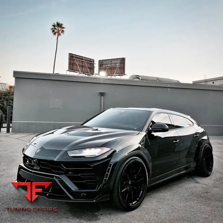 LAMBORGHINI URUS EVO R DRY CARBON BODY KIT
