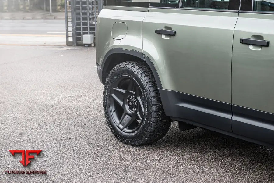 LAND ROVER DEFENDER 130 KAHN ALLOY WHEELS