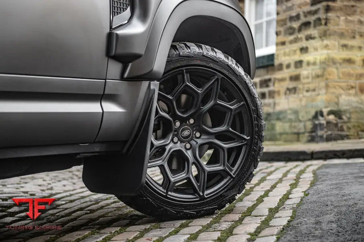 LAND ROVER DEFENDER 130 KAHN FORGED WHEELS