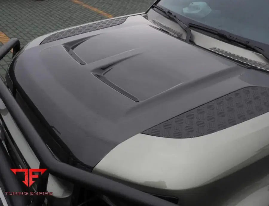 LAND ROVER DEFENDER DRY CARBON FIBER BONNET WITH VENTS 2020-2023