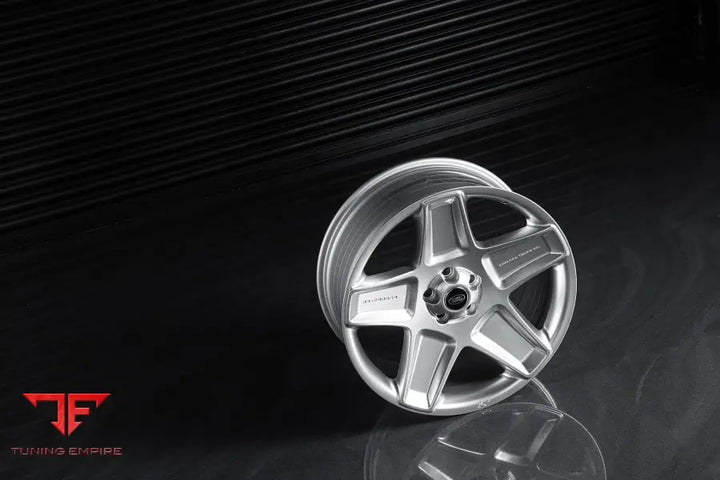 LAND ROVER DEFENDER KAHN FORGED ALLOY WHEELS
