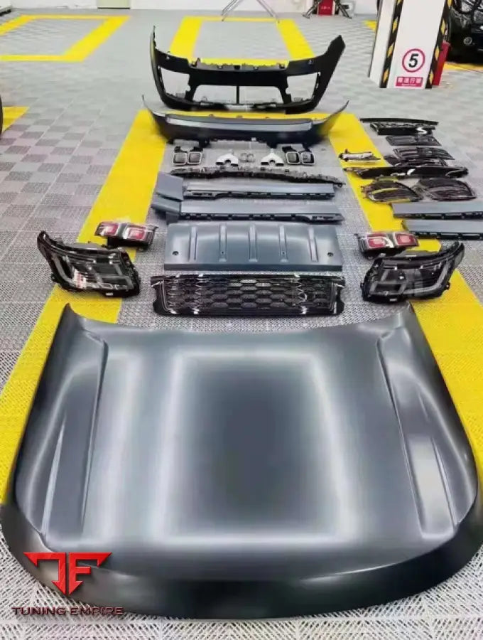 LAND ROVER VOGUE OLD TO NEW 13-17Y TO 18-22Y SVO BODY KIT