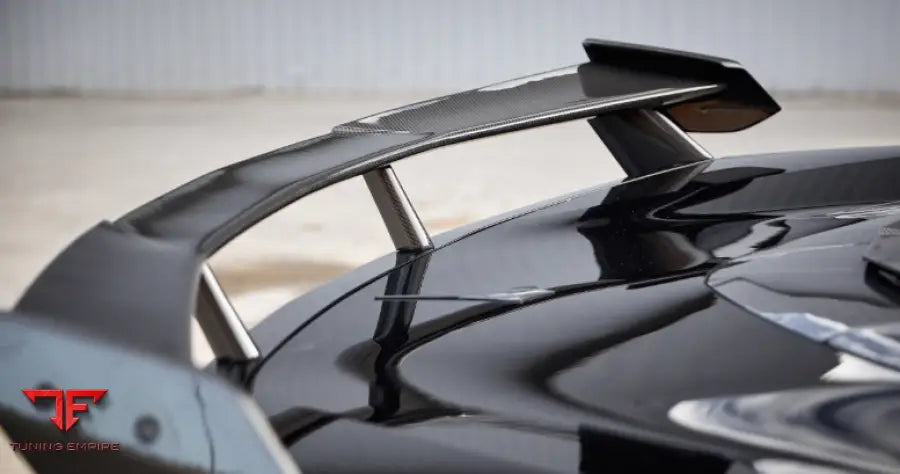 LARTE CORVETTE STINGRAYS C8 BODY KIT