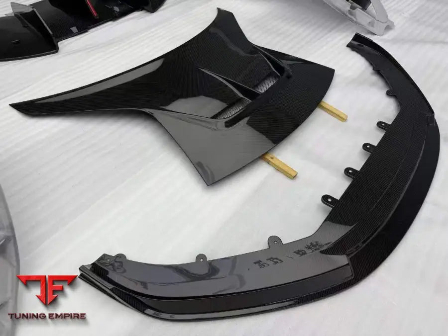 LOTUS EMIRA CARBON FIBER BODY KIT