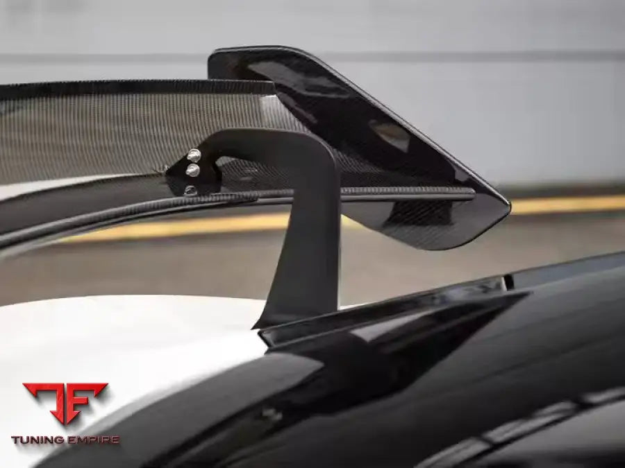 LOTUS EMIRA GT4 CARBON FIBER BODY KIT